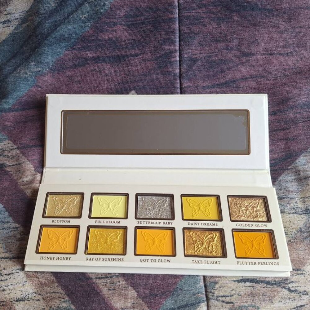 🦋 P.Louise “You Give Me Butterflies” Palette — Brand New